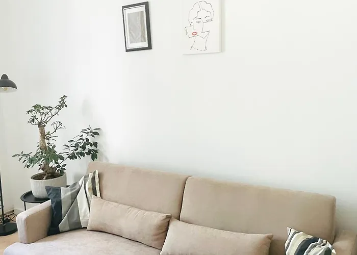 Schoenbrunn Family Retreat Spacious 3br 6-7 Sleeps - Steps To Metro & Park Διαμέρισμα