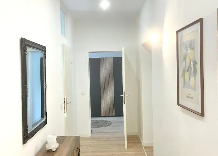 Schoenbrunn Family Retreat Spacious 3br 6-7 Sleeps - Steps To Metro & Park Βιέννη