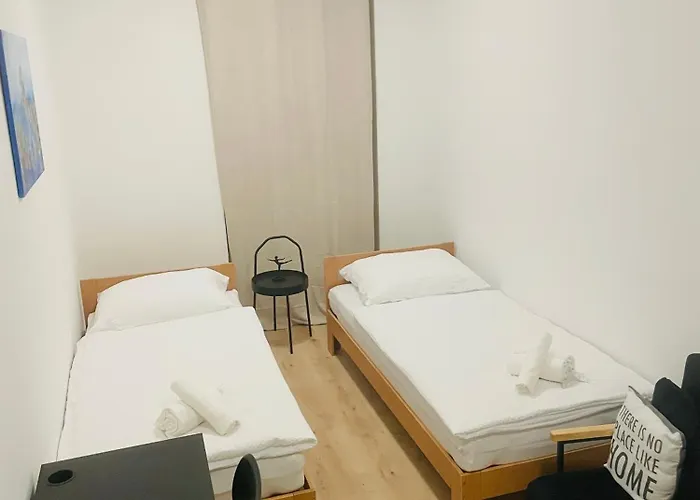 Schoenbrunn Family Retreat Spacious 3br 6-7 Sleeps - Steps To Metro & Park Διαμέρισμα Βιέννη